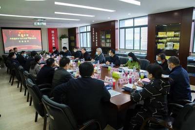 周春艷率‘設計河南’課題研究小組赴鄭州開展軟件技術交流調研